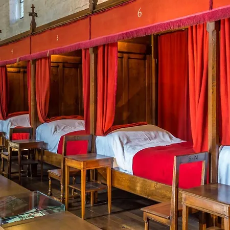 De La Cote * Beaune (Cote d'Or)